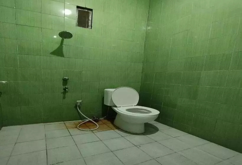 ホテル Oyo 93523 Penginapan Laras Paminggir