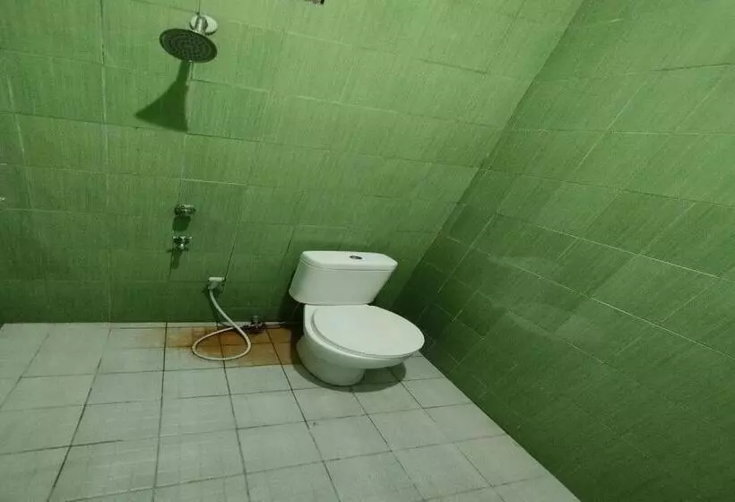 ホテル Oyo 93523 Penginapan Laras Paminggir