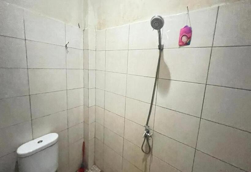 בית מלון כפרי Oyo 93523 Penginapan Laras Paminggir