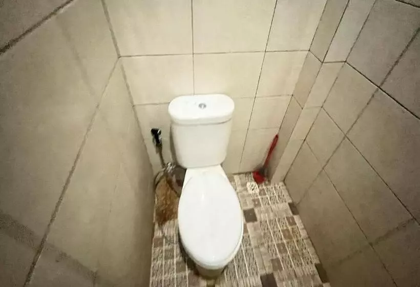 ホテル Oyo 93523 Penginapan Laras Paminggir