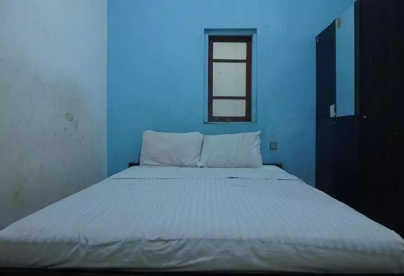 ホテル Oyo 93523 Penginapan Laras Paminggir