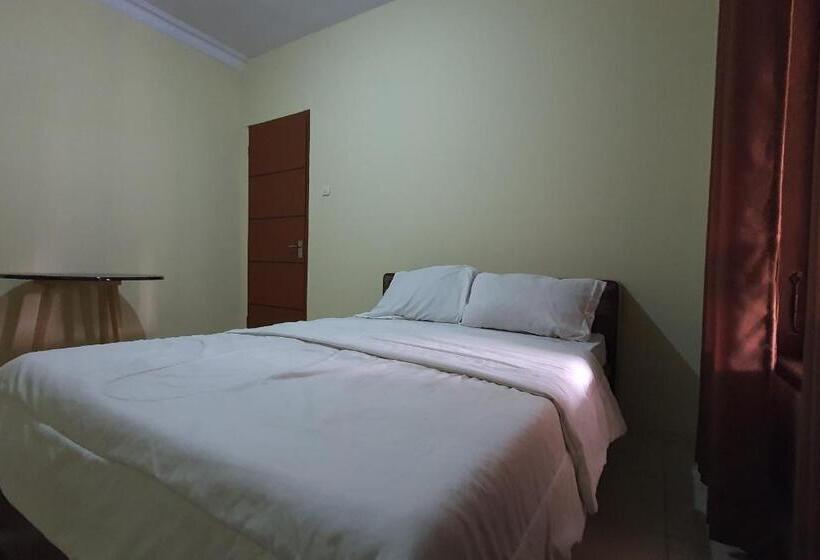 בית מלון כפרי Oyo 93523 Penginapan Laras Paminggir