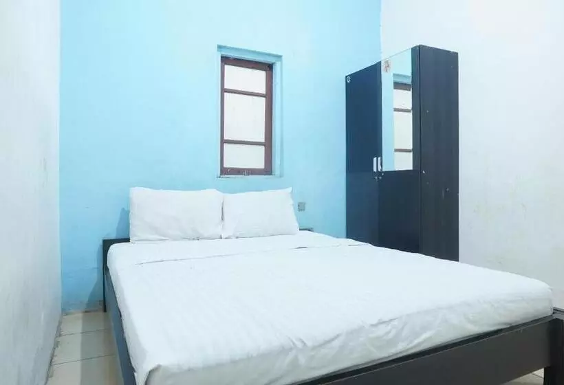 ホテル Oyo 93523 Penginapan Laras Paminggir