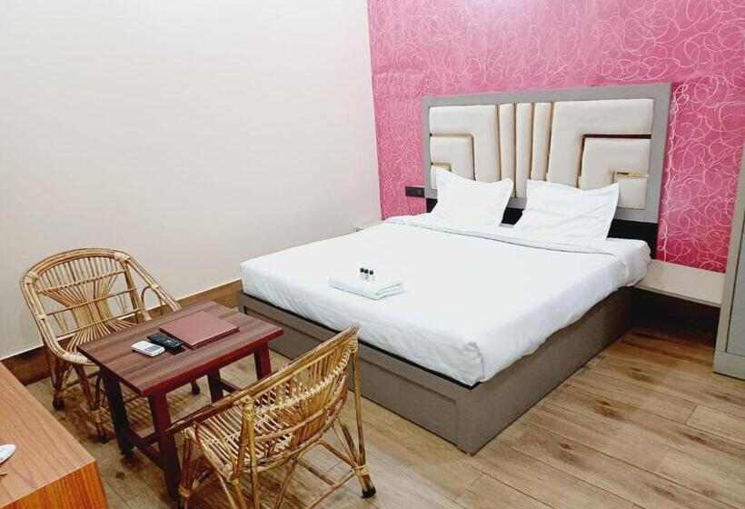 هتل Paradise Home Stay