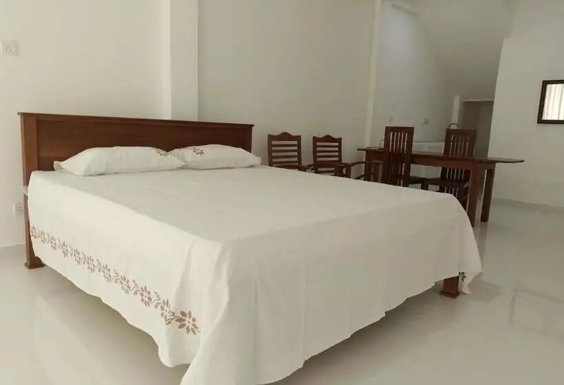 Hotelli Vthree Family House