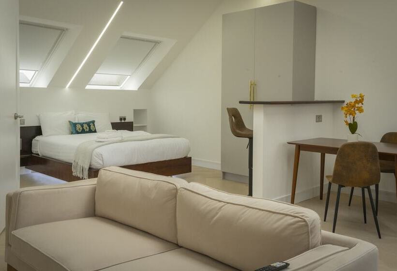 Luxurious London Studios