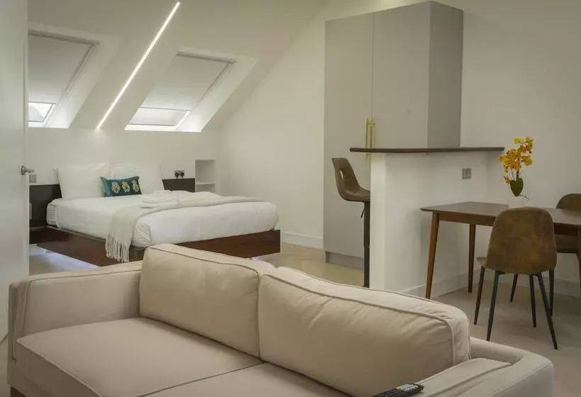 Luxurious London Studios