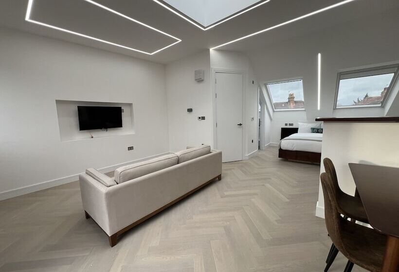 Luxurious London Studios