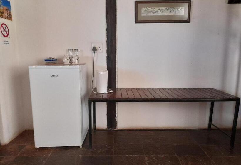 پانسیون Lion S Den Guesthouse Otjiwarongo