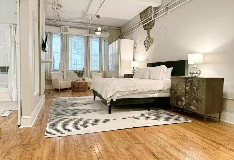 The Historic Lyric Presidential Suite