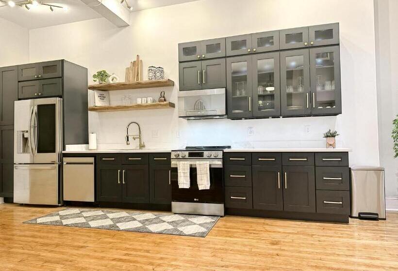 The Historic Lyric Presidential Suite