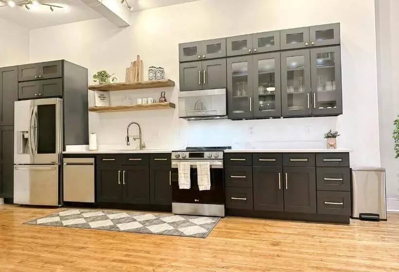 The Historic Lyric Presidential Suite