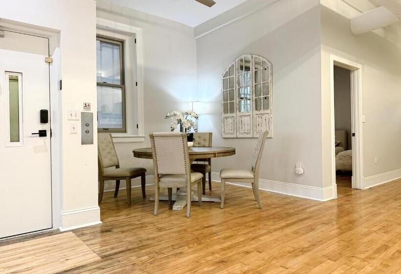 The Historic Lyric Presidential Suite