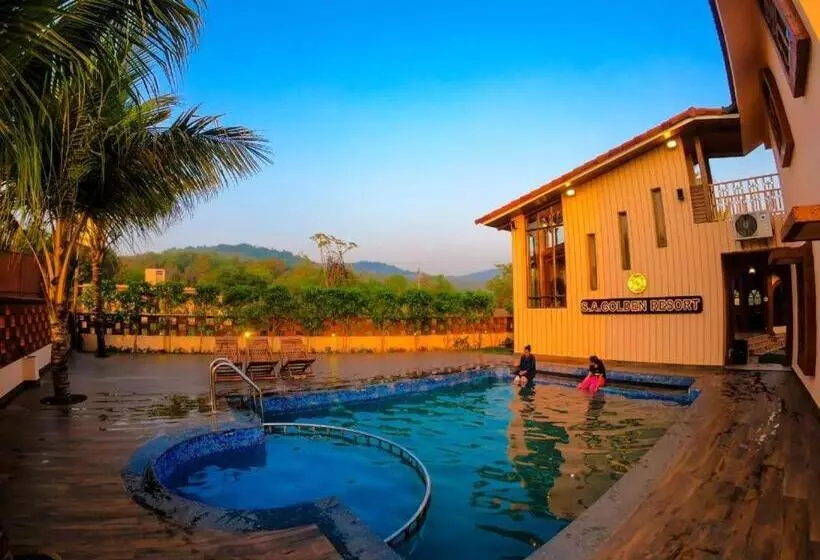 Hotelli S A Golden Resort Murud Janjira