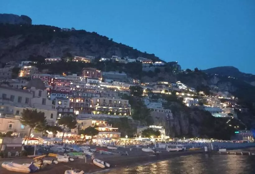 Plebiscito Suite Apartment