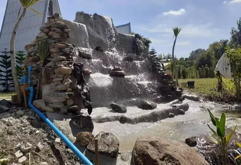 Aamiaismajoitus (B&B) Boat And House Resort Khao Kho