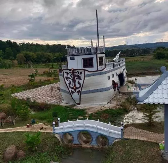 Aamiaismajoitus (B&B) Boat And House Resort Khao Kho