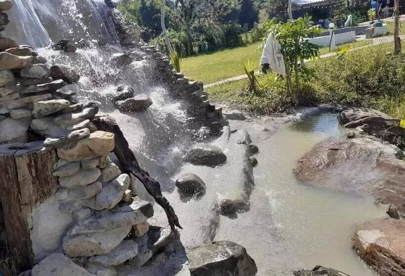 Aamiaismajoitus (B&B) Boat And House Resort Khao Kho