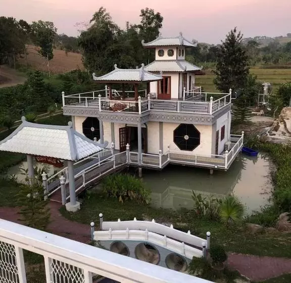 Aamiaismajoitus (B&B) Boat And House Resort Khao Kho