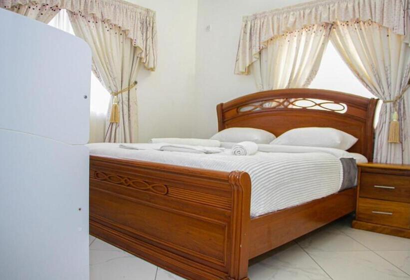 تختخواب و صبحانه Three Palms Home