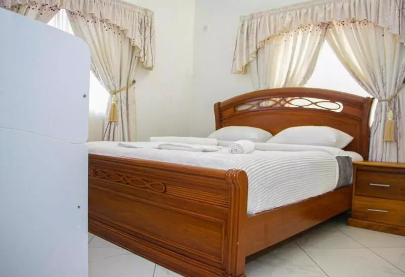 تختخواب و صبحانه Three Palms Home