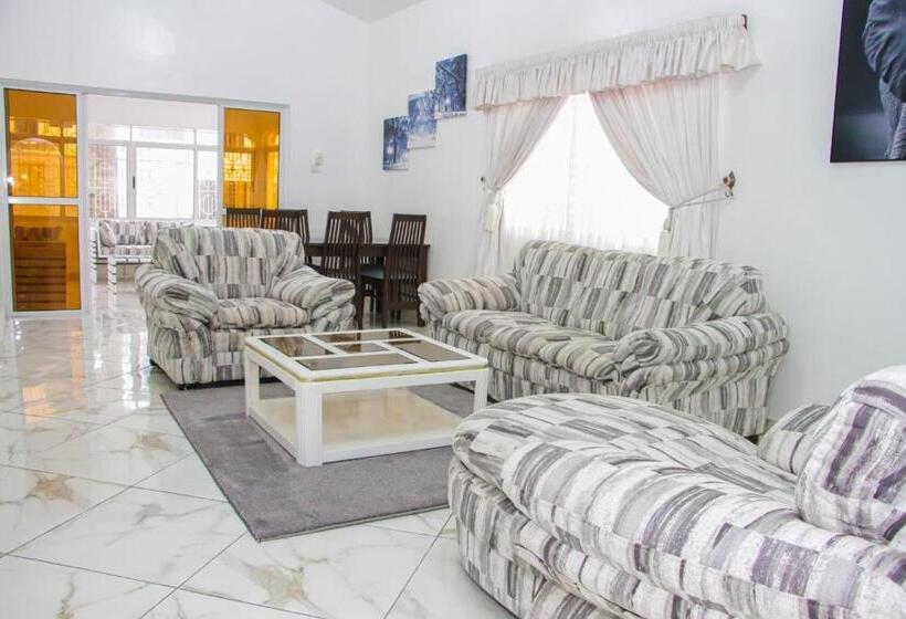 تختخواب و صبحانه Three Palms Home