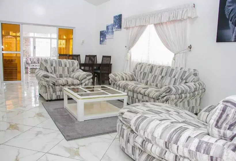 تختخواب و صبحانه Three Palms Home