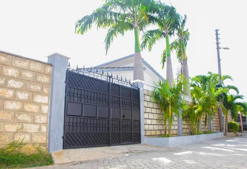 تختخواب و صبحانه Three Palms Home