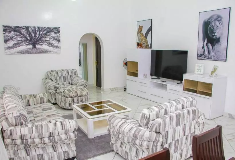 تختخواب و صبحانه Three Palms Home