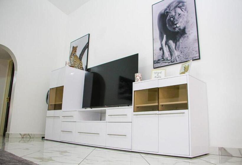 تختخواب و صبحانه Three Palms Home