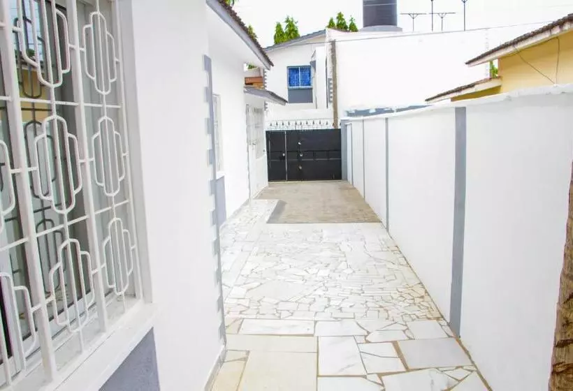 تختخواب و صبحانه Three Palms Home