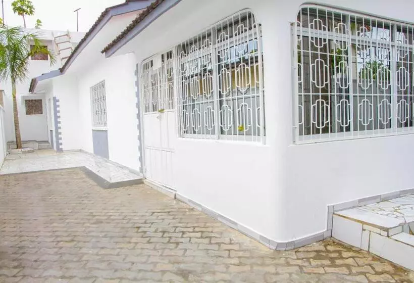 تختخواب و صبحانه Three Palms Home