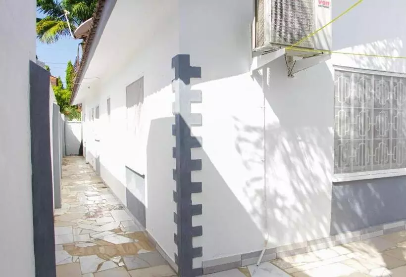 تختخواب و صبحانه Three Palms Home