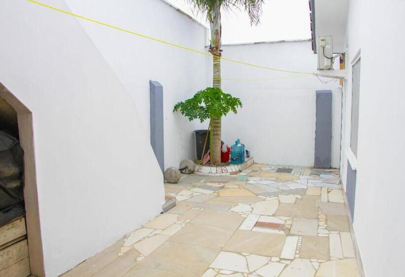 تختخواب و صبحانه Three Palms Home