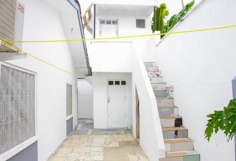 تختخواب و صبحانه Three Palms Home