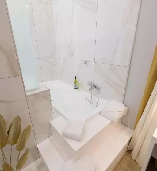 تختخواب و صبحانه Enchanting Suites Salerno
