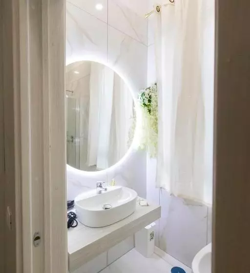 تختخواب و صبحانه Enchanting Suites Salerno