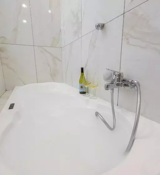 تختخواب و صبحانه Enchanting Suites Salerno