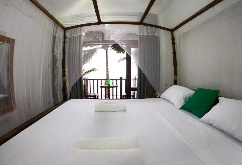 Hotelli Asa Bay Beach Resort