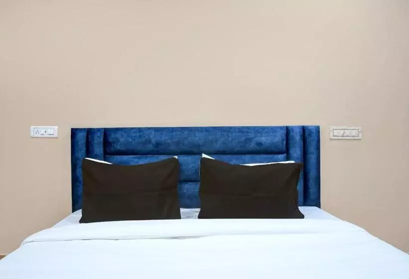 ホテル Krishna Inn