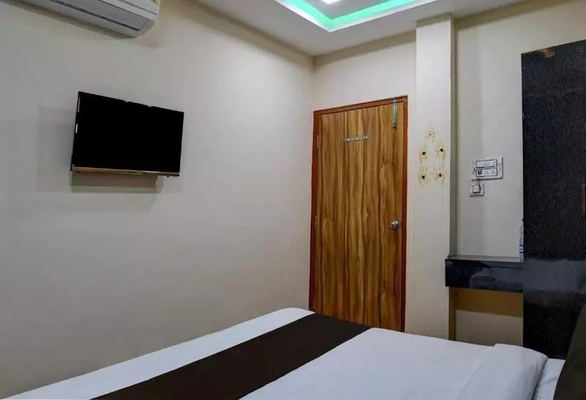 ホテル Krishna Inn