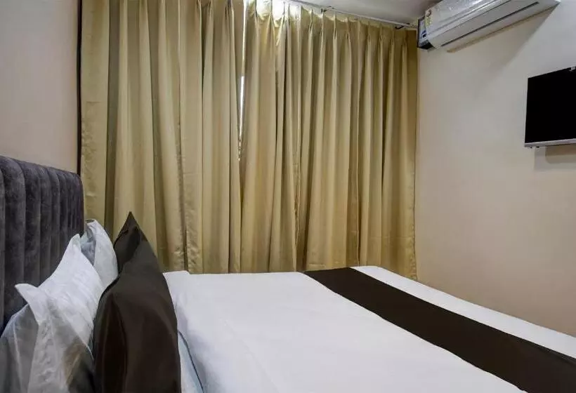 ホテル Krishna Inn
