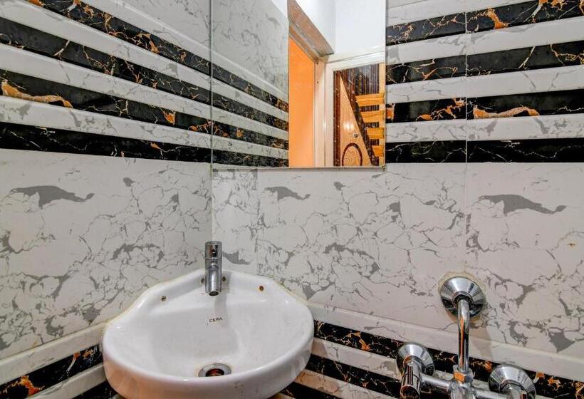 Hotell Oyo Haramani Palace