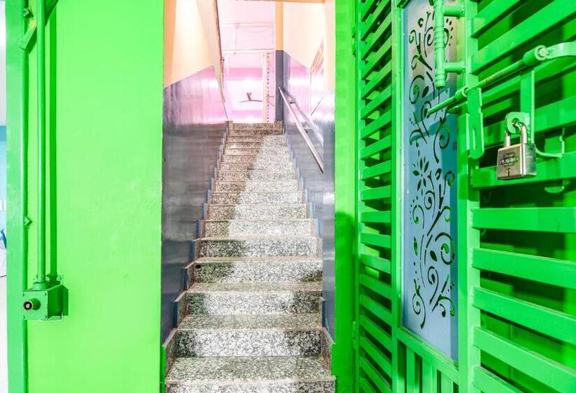 Hotell Oyo Haramani Palace