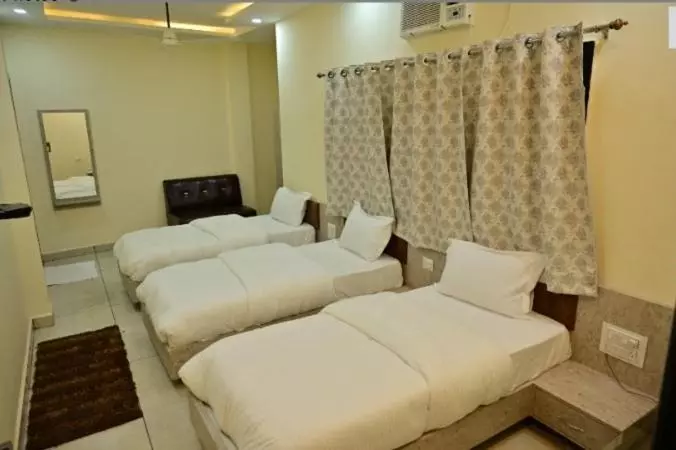 Hotelli Raghuveer Inn By Bookingcare