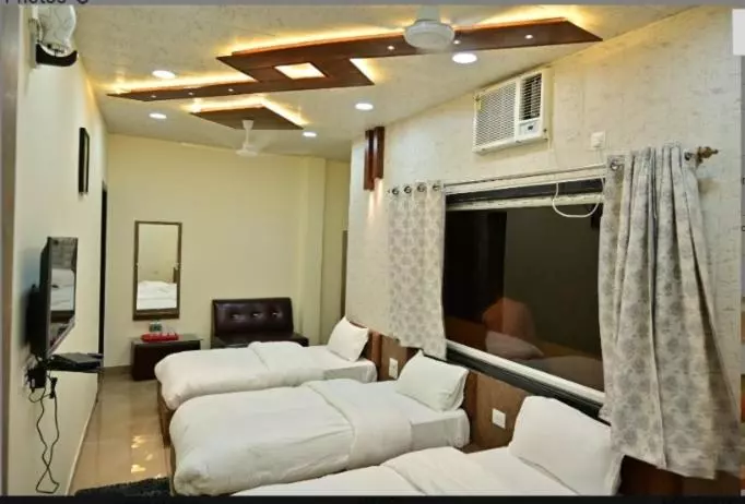 Hotelli Raghuveer Inn By Bookingcare