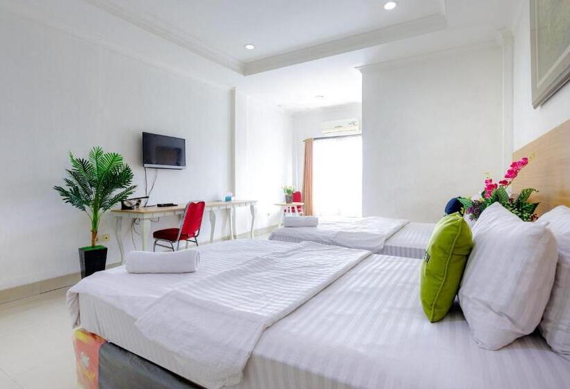 Hotel Urbanview Srb Near Mall Ciputra Cibubur By Reddoorz