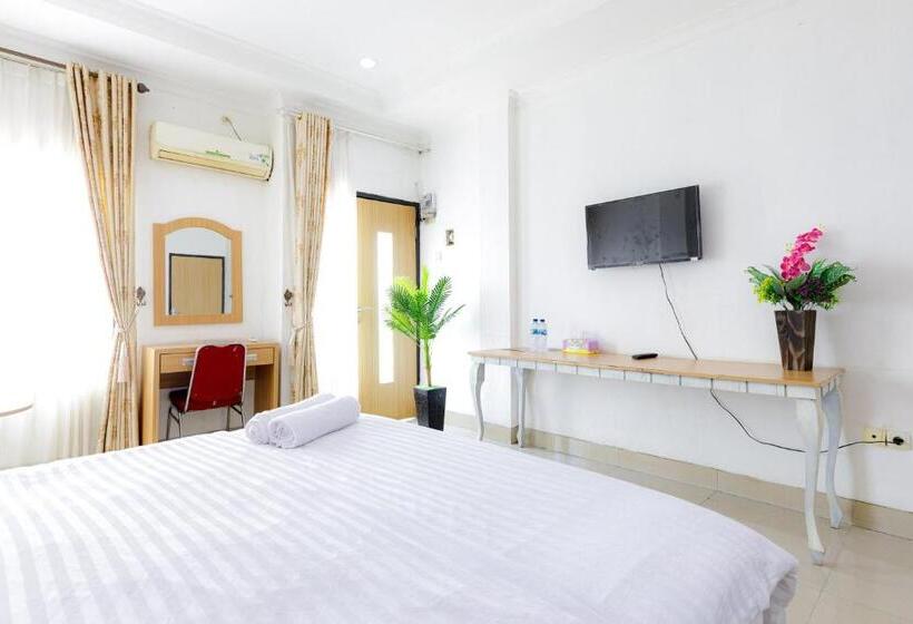 Hotel Urbanview Srb Near Mall Ciputra Cibubur By Reddoorz