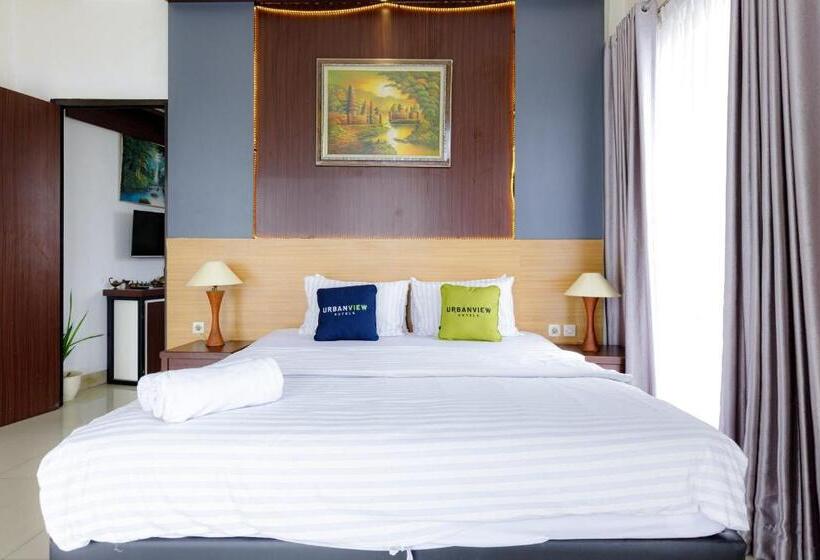 Hotel Urbanview Srb Near Mall Ciputra Cibubur By Reddoorz