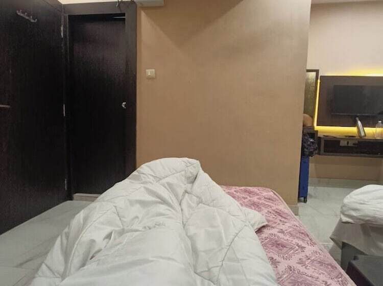 هتل Vk Inn Prayagraj